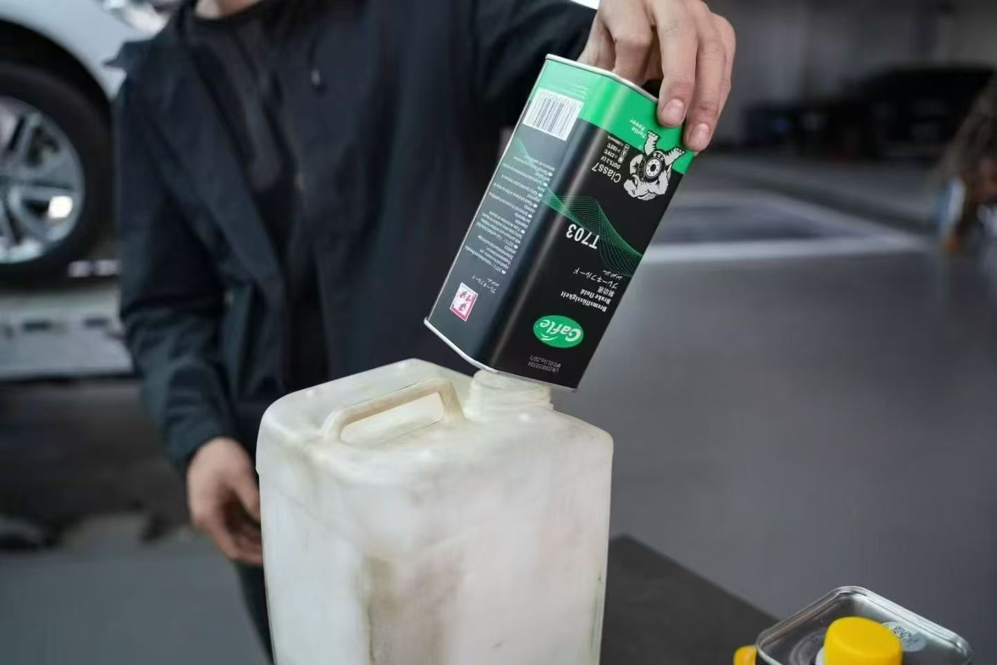 Volkswagen Brake Fluid Service Professional Brake Fluid Maintenance for Volkswagen Vehicles with Gafle