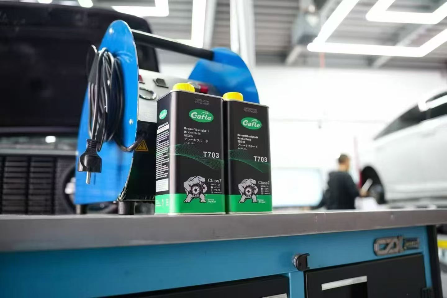 Xiaomi Vehicle Brake Fluid Service Why Modern Xiaomi Vehicles Need High-Quality Brake Fluid Maintenance