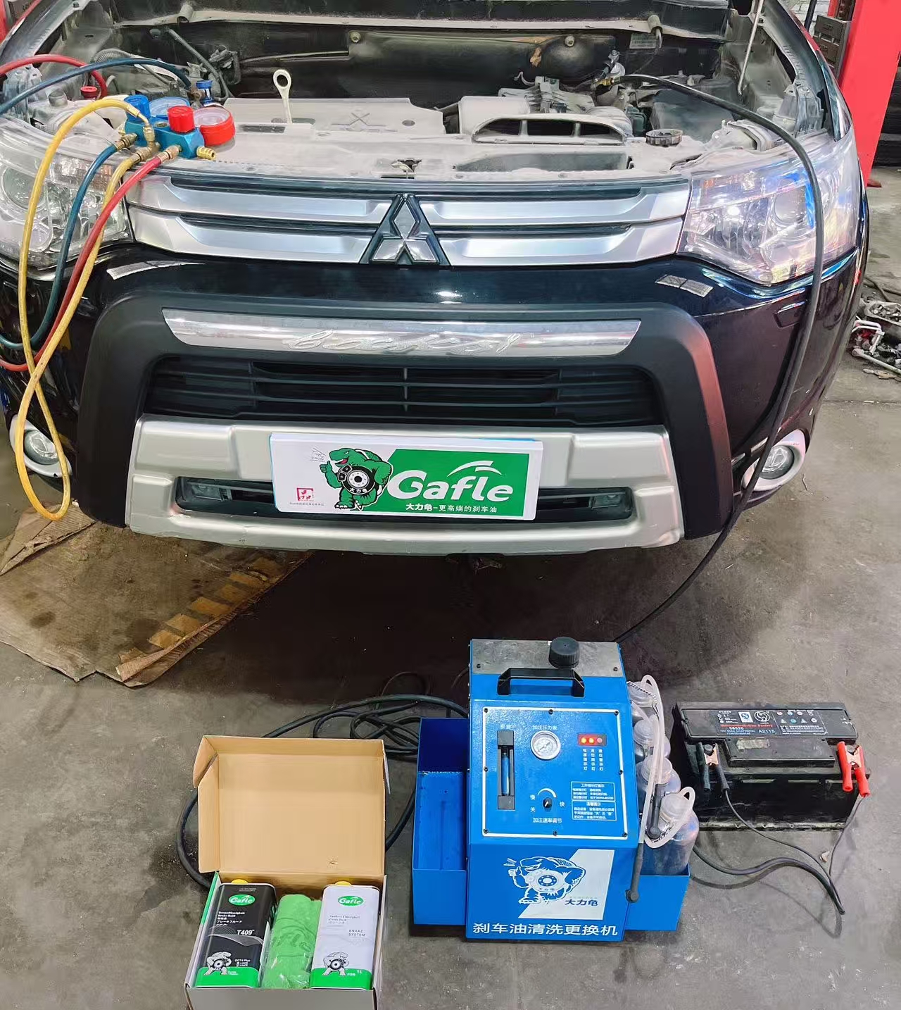 Mitsubishi Brake Fluid Maintenance with the Gafle Professional Two-Step Solution Professional Brake Maintenance for Diverse Driving Conditions Mitsubishi Brake Fluid Maintenance with the Gafle Professional Two-Step Solution Professional Brake Maintenance for Diverse Driving Conditions